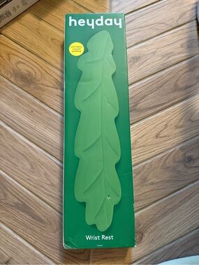 heyday Green Leaf Wrist Rest